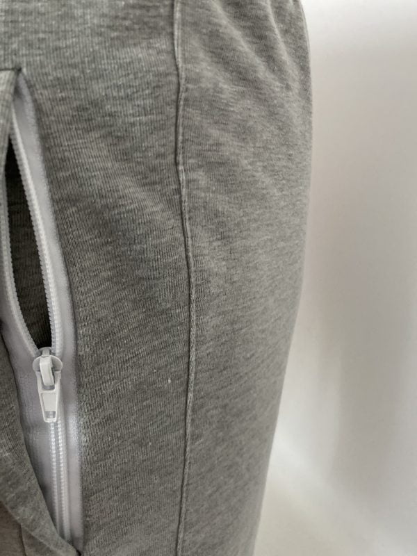 Short jogging licht grijs colour on colour logo