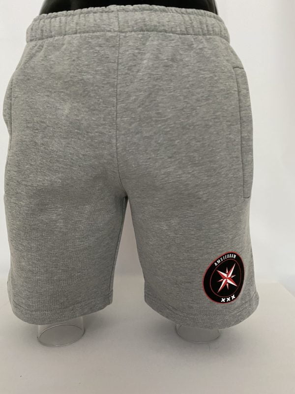 Short jogging licht grijs rood logo