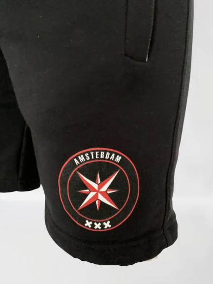 Short jogging zwart met rood logo