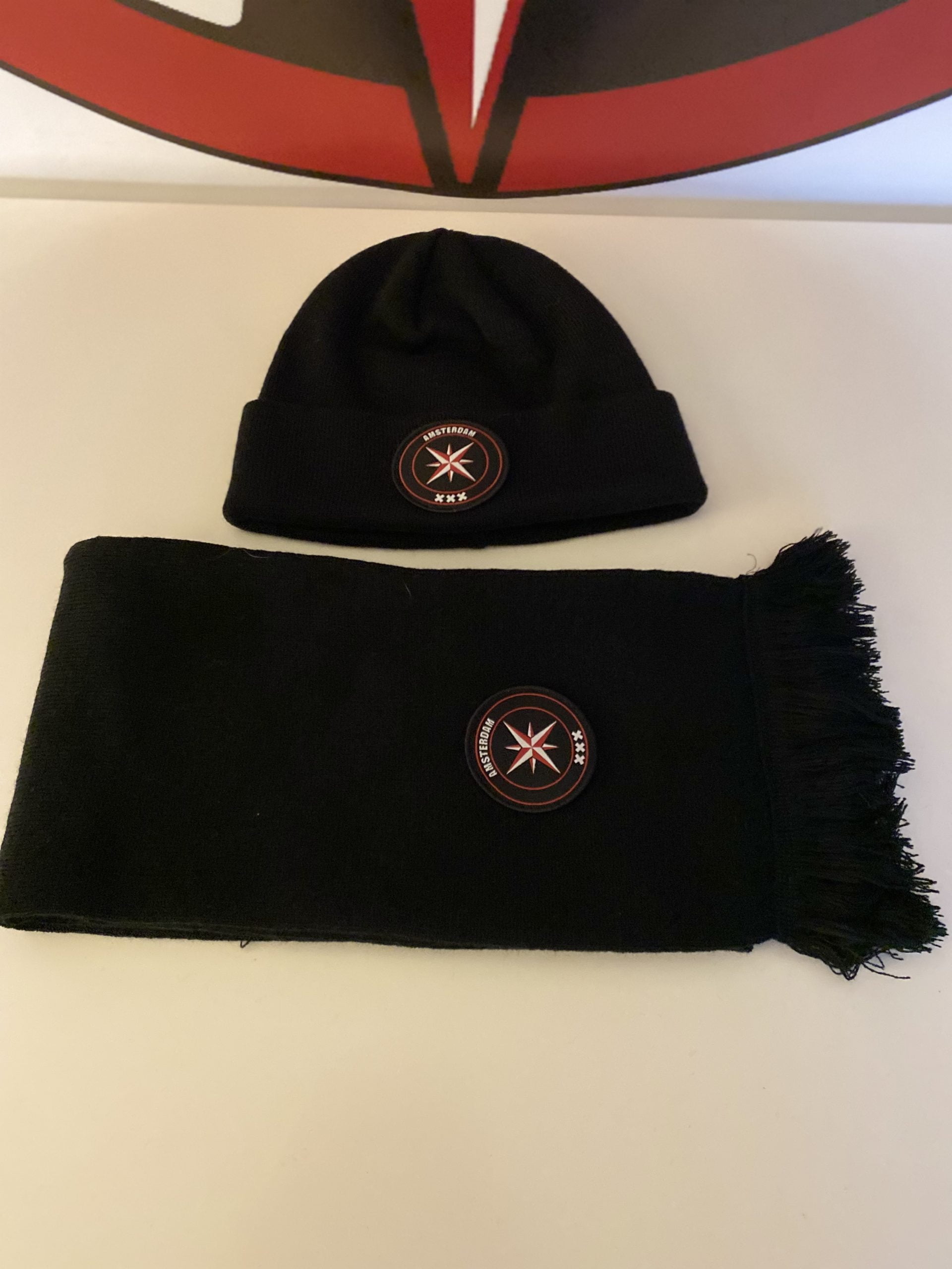 Sjaal Casuals logo rood zwart