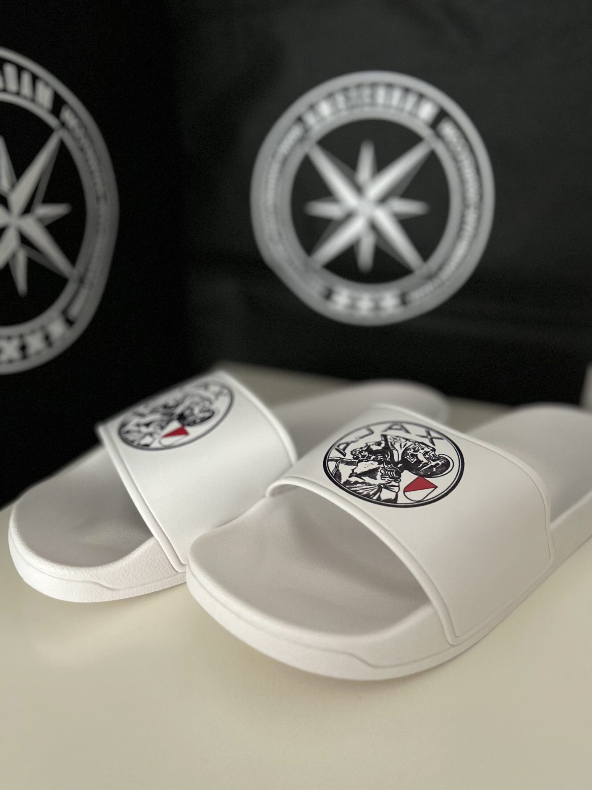 Oude logo slippers Wit