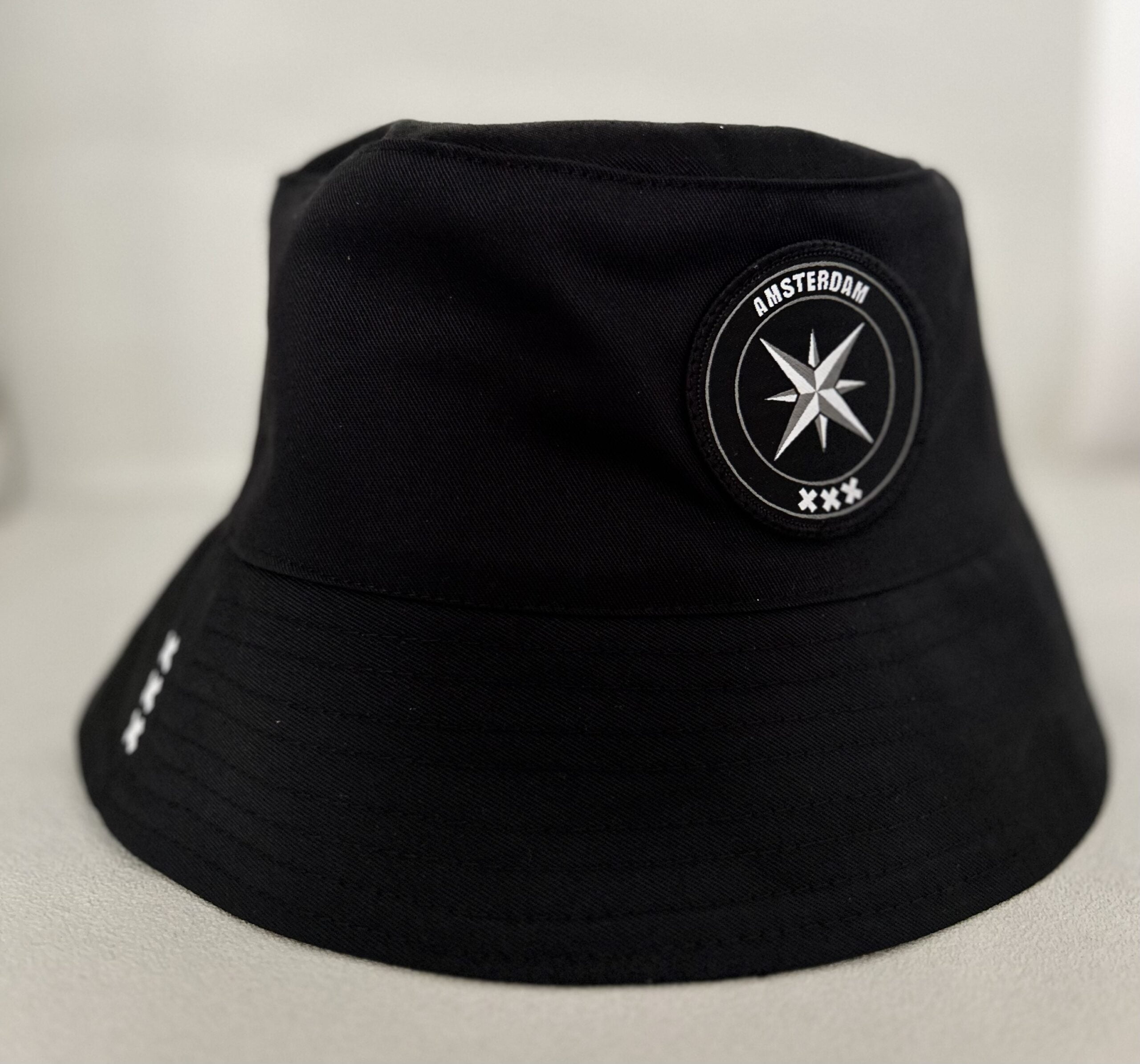 Vissershoedje Amca patch (zwart/wit)