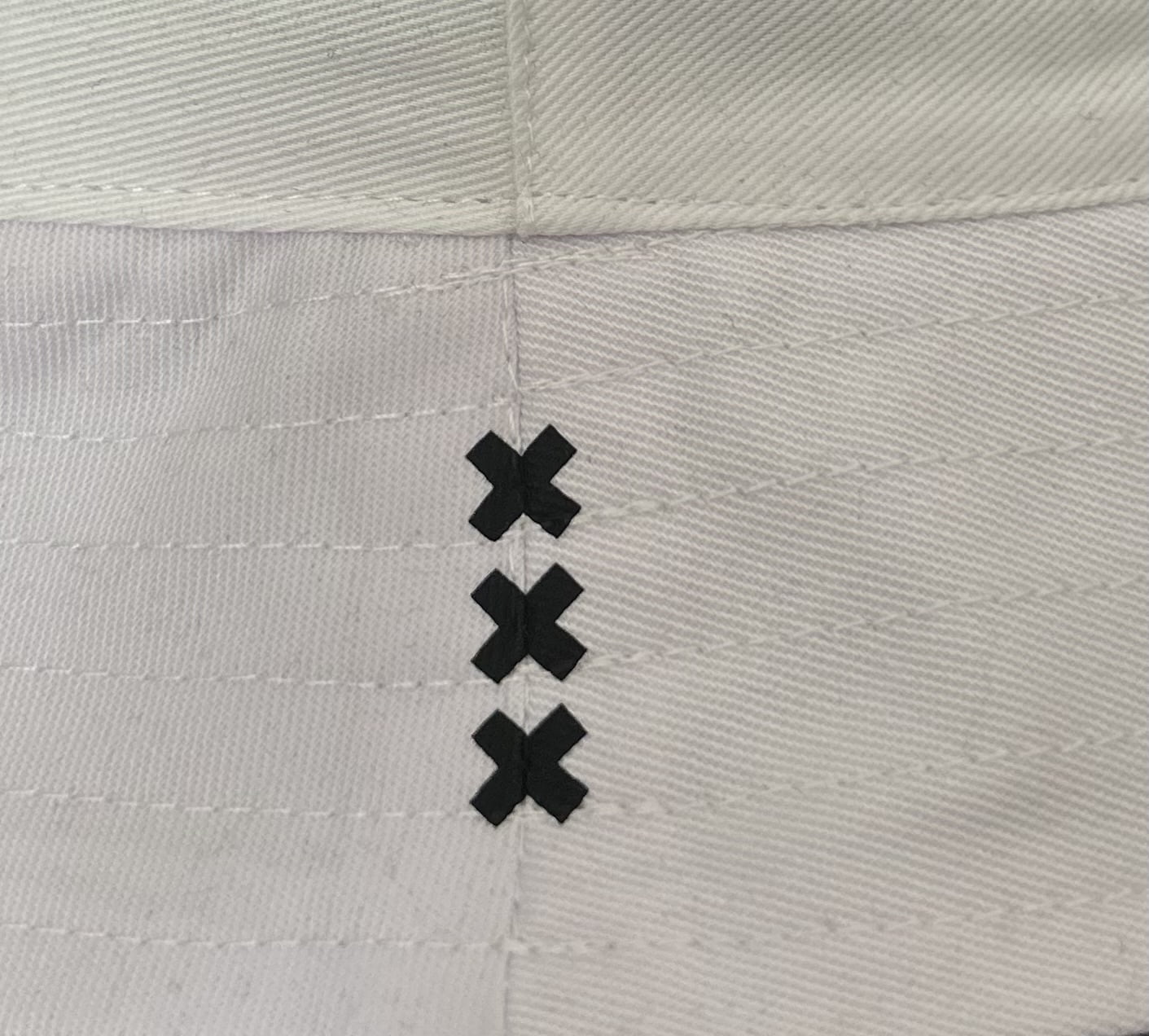 Vissershoedje oude logo wit